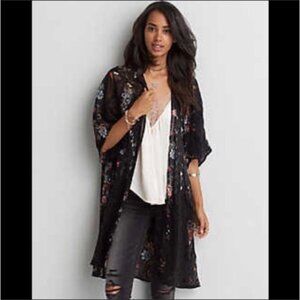 American Eagle Floral Lace Kimono